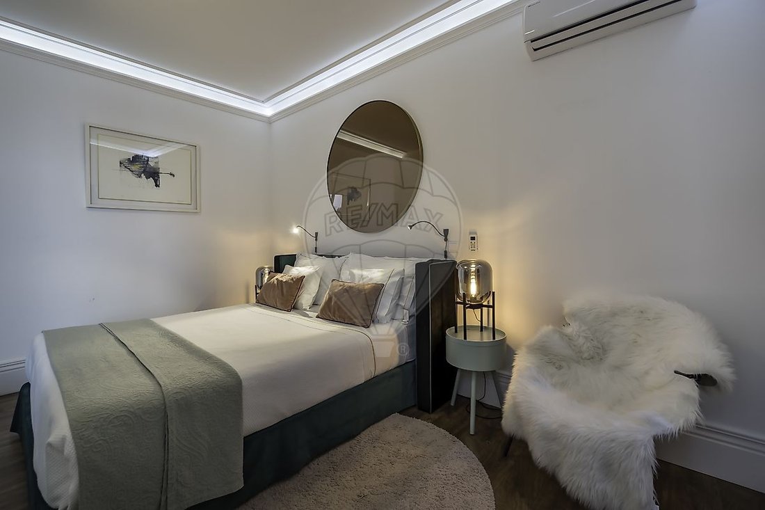 Apartment in Cedofeita, Santo Ildefonso, Se, Miragaia, Sao Nicolau e Vitoria, Porto District, Portugal 1 - 15157937