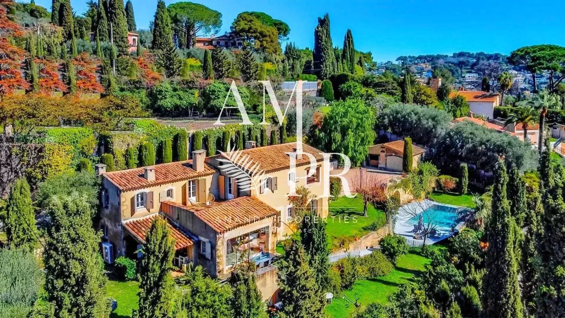 Villa in Mougins, Provence-Alpes-Côte d'Azur, France 1 - 13294544