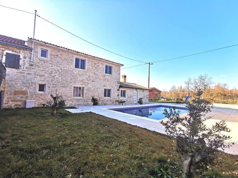 Villa in Višnjan, Istria County, Croatia 2 - 11837180