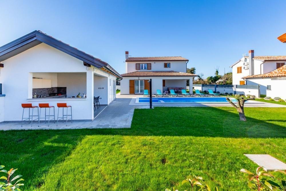 Villa in Sisan, Istria County, Croatia 2 - 11888345