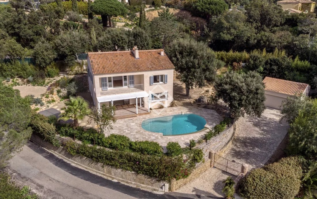Villa in La Croix-Valmer, Provence-Alpes-Côte d'Azur, Frankreich 3 - 14210545