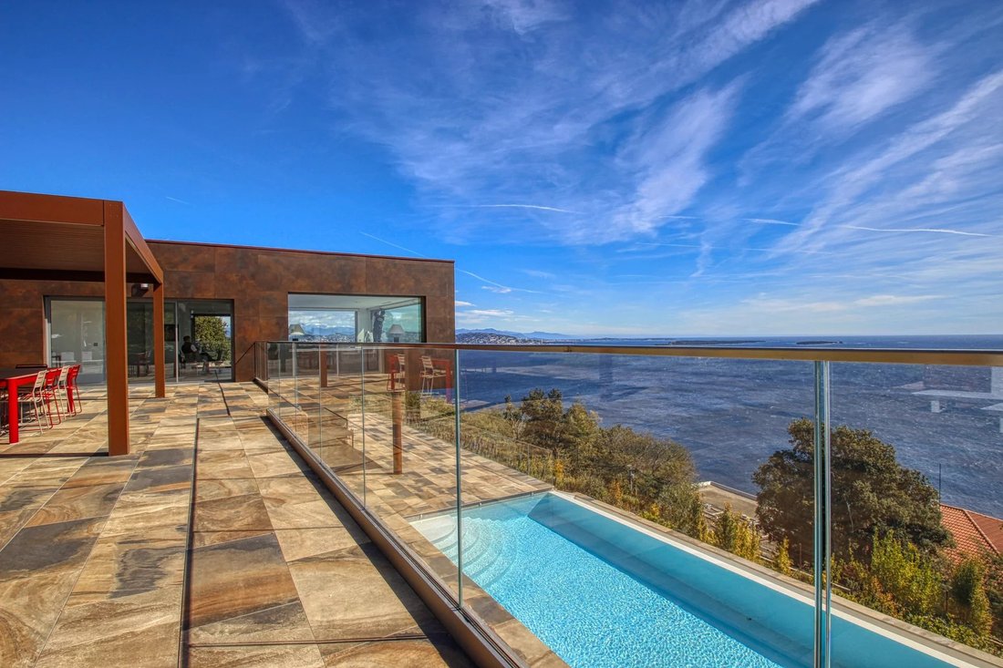 Villa in French Riviera, Provence-Alpes-Côte d'Azur, France 2 - 11907988