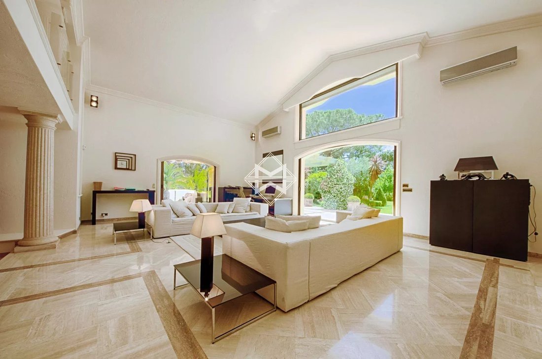Villa in Mougins, Provence-Alpes-Côte d'Azur, France 5 - 14108041