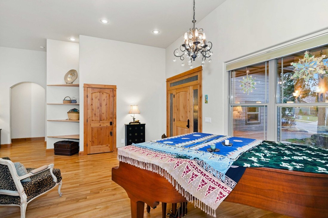 House in Sandpoint, Idaho, United States 5 - 15153598