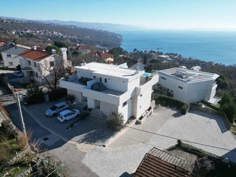Villa in Grad Opatija, Primorje-Gorski Kotar County, Croatia 2 - 13882540
