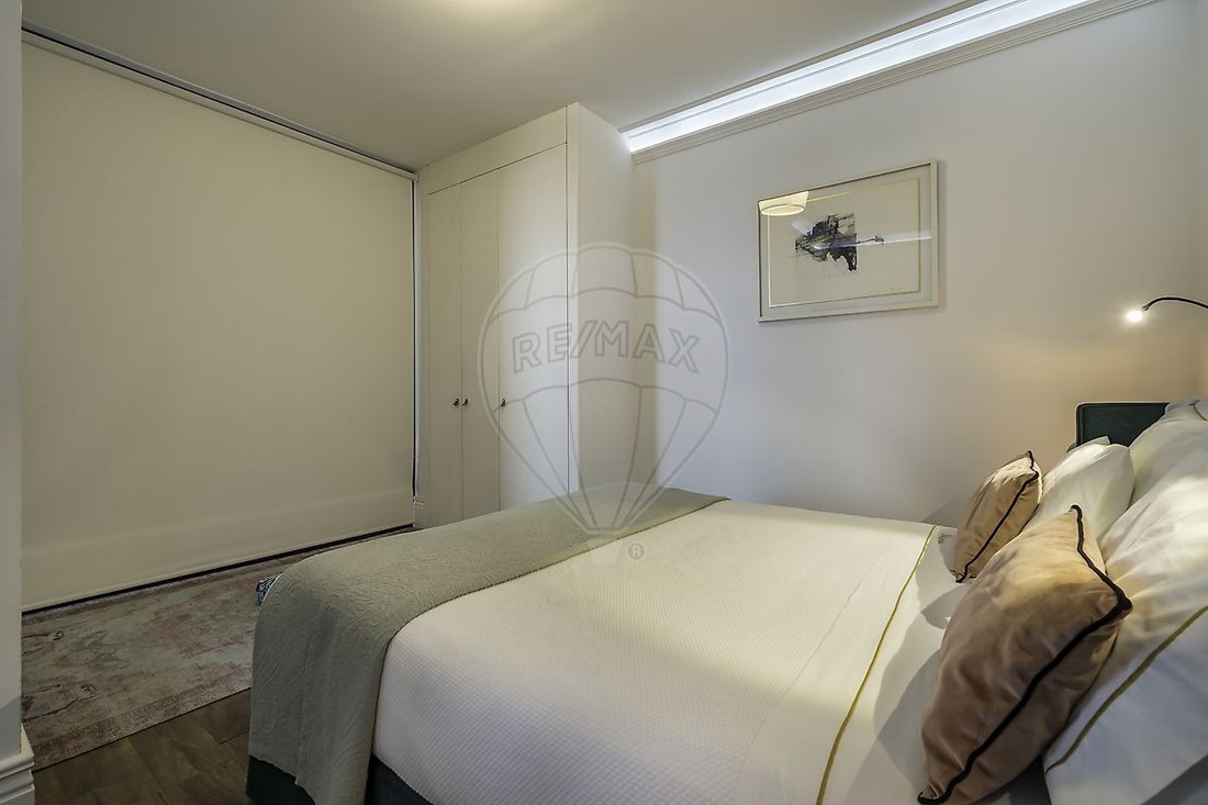 Apartment in Cedofeita, Santo Ildefonso, Se, Miragaia, Sao Nicolau e Vitoria, Porto District, Portugal 3 - 15157937