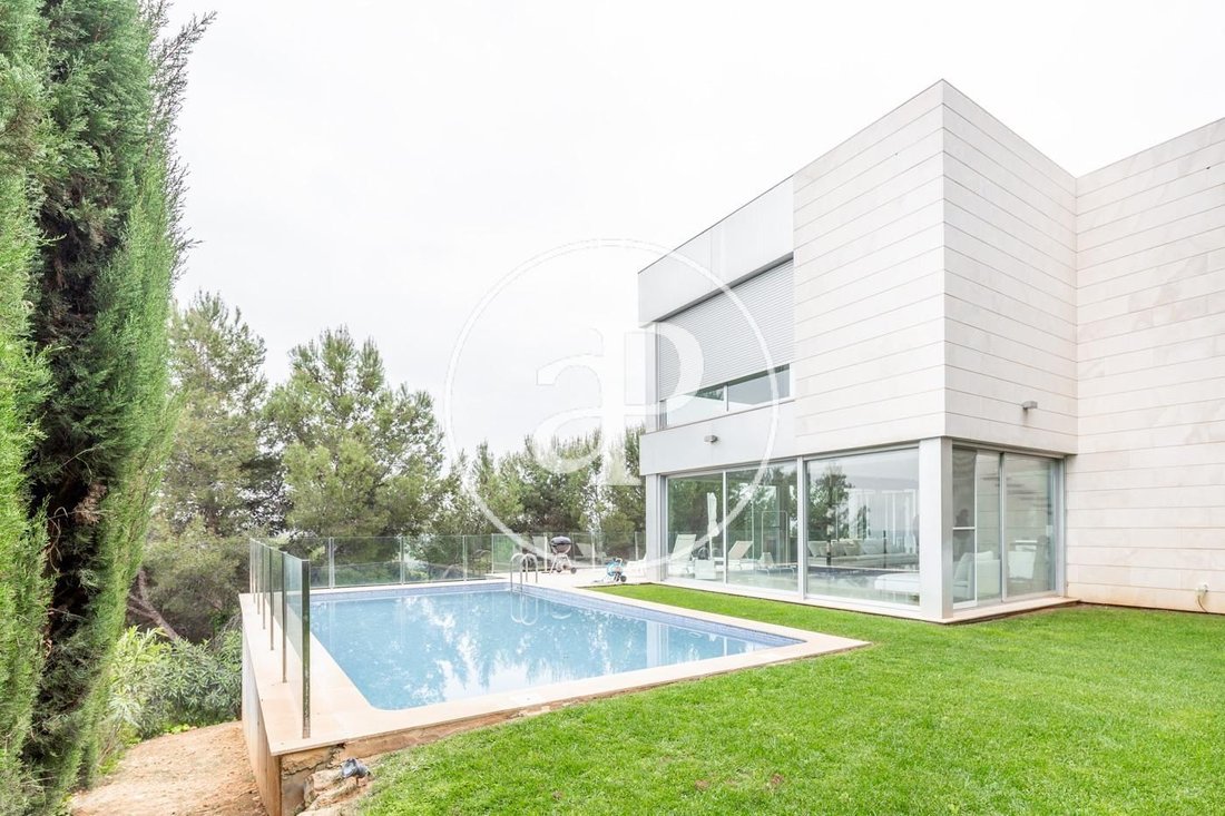 Villa in Chiva, Valencian Community, Spain 1 - 15158332