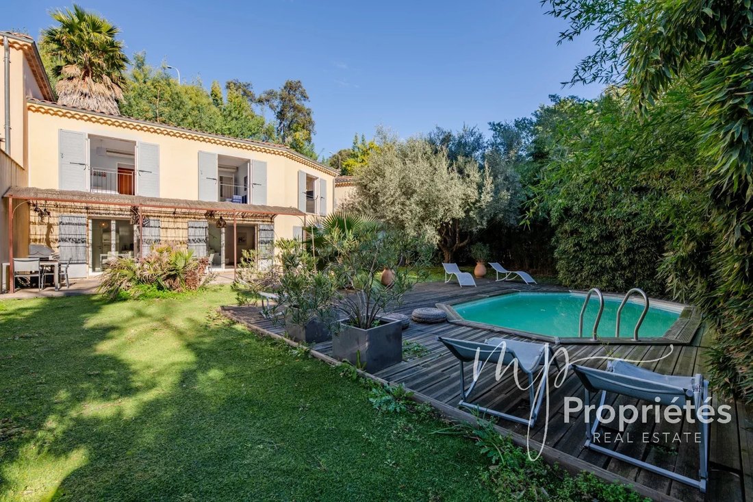 House in Rayol-Canadel-sur-Mer, Provence-Alpes-Côte d'Azur, France 1 - 15158774