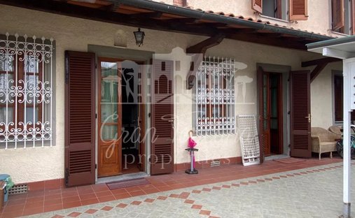 House in Center, Forte dei Marmi, Tuscany 1