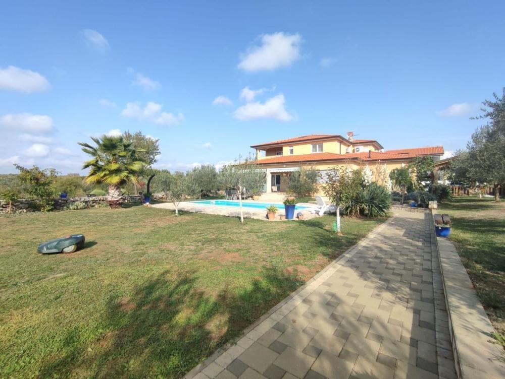 Villa in Galizana, Istria County, Croatia 2 - 12333863