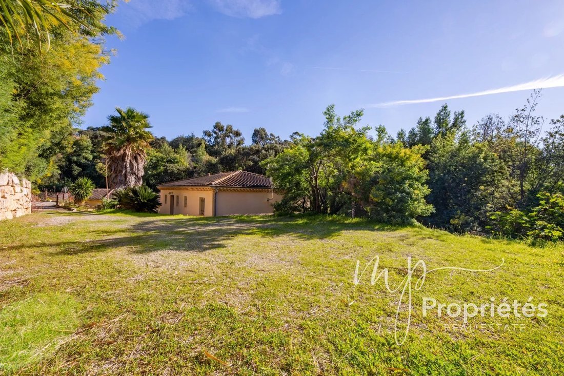 House in Rayol-Canadel-sur-Mer, Provence-Alpes-Côte d'Azur, France 4 - 15158774