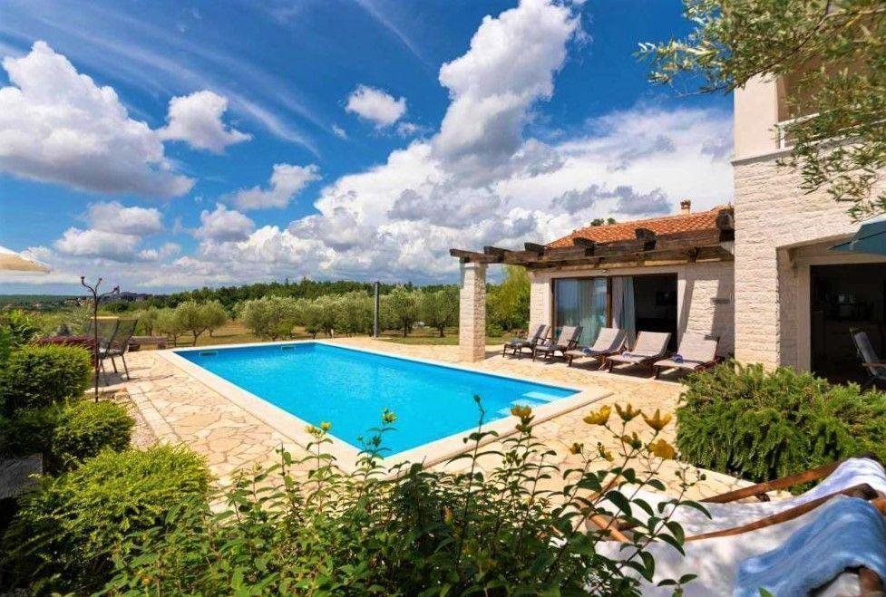 Villa in Višnjan, Istria County, Croatia 2 - 12276851