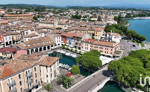 Appartement à Desenzano del Garda, Lombardie, Italie 1