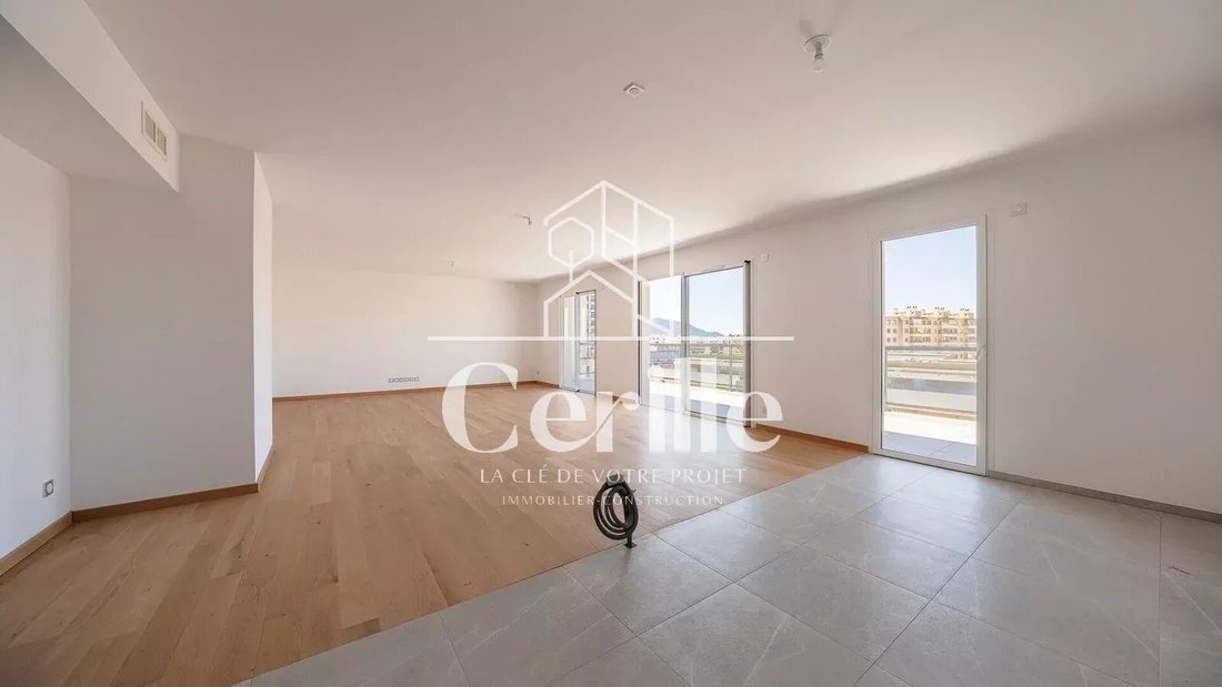 Apartment in Saint Giniez, 8e Arrondissement, Marseille 4 - 15157880
