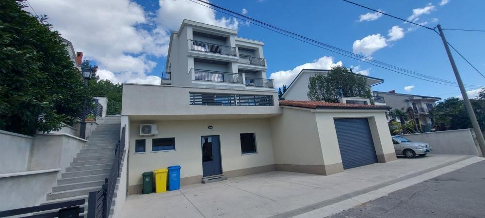 Villa in Mjesni odbor Srdoci, Grad Rijeka, Primorje-Gorski Kotar County 2 - 12525942
