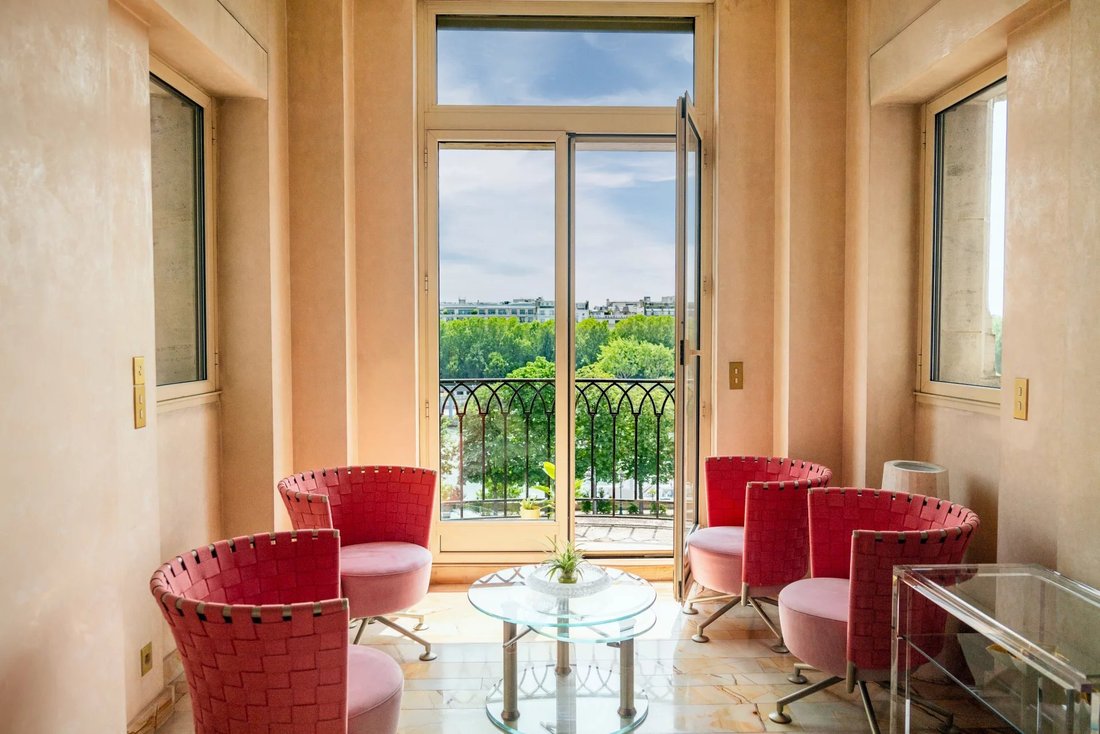 Apartment in Triangle d'Or, Paris 8e Arrondissement, Paris 4 - 14876731