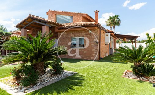 Villa in Riba-roja de Turia, Valencian Community, Spain 1