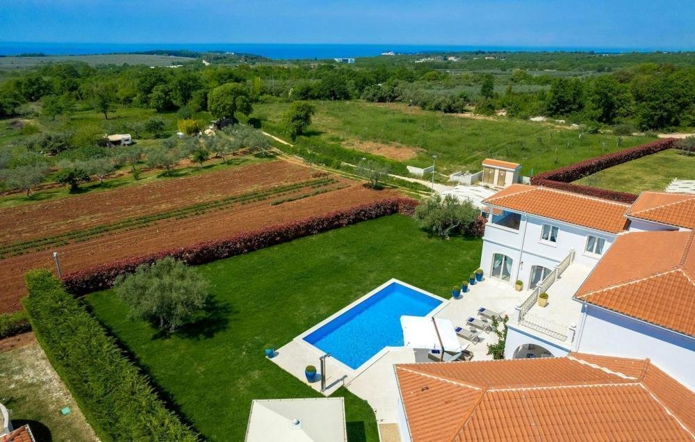 Villa in Porec, Istria County, Croatia 2 - 13889226