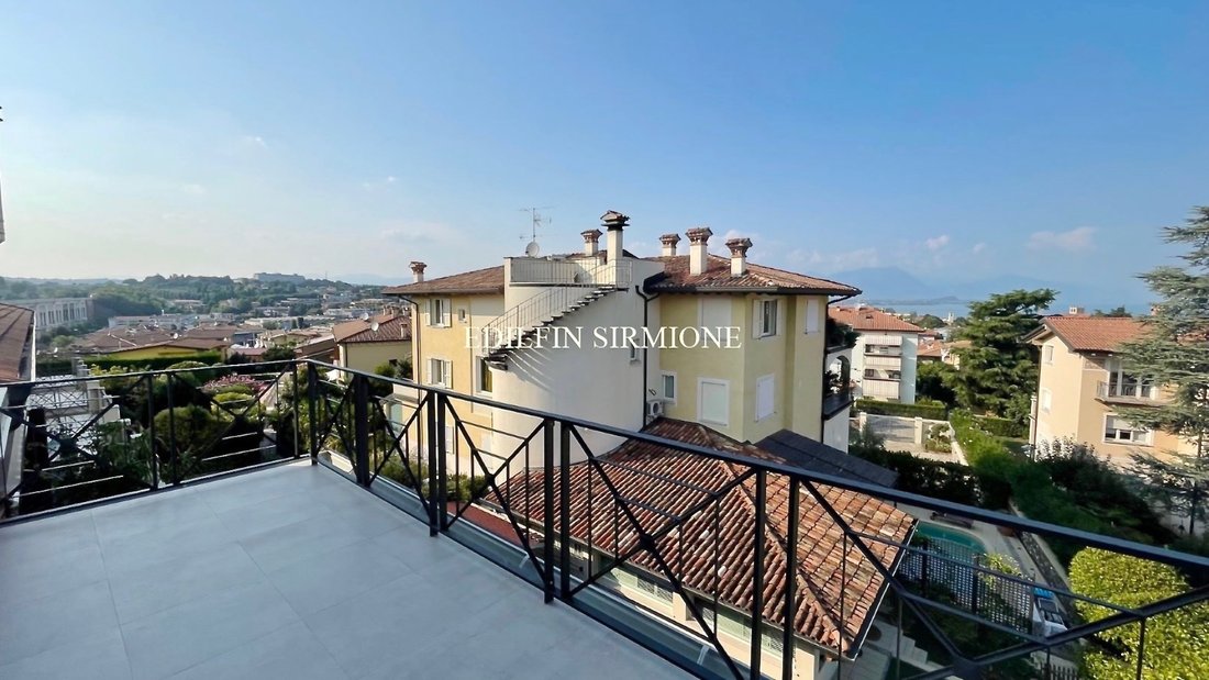 Penthouse in Desenzano Centro, Desenzano del Garda, Lombardy 5 - 14788316