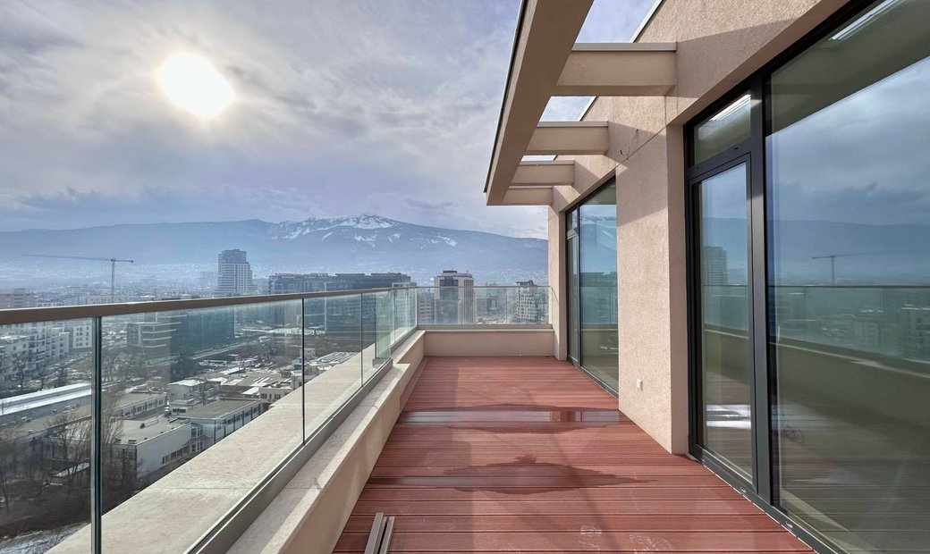 View of Industrial Style Penthouse Design Ideas - promeai.pro