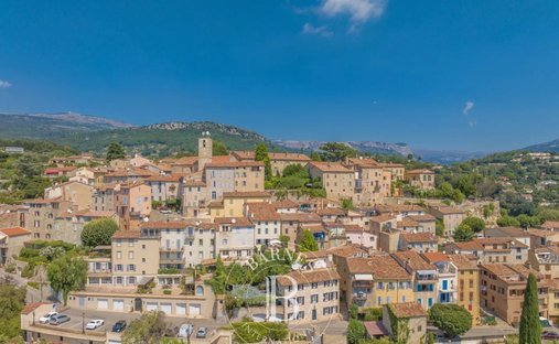 House in Châteauneuf-Grasse, Provence-Alpes-Côte d'Azur, France 1