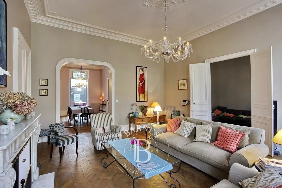 Apartment in Hôtel de Ville-Quinconce-Saint Seurin-Fondaudège, Bordeaux, France 1 - 14463260