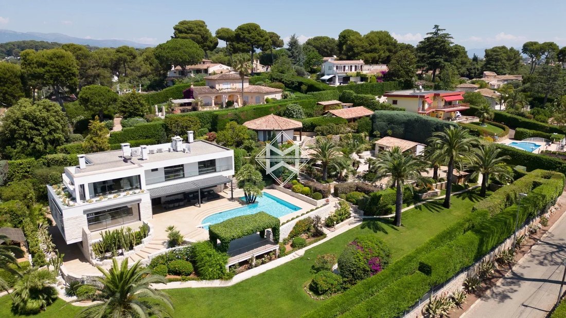 Villa in Saint Maymes-Lauvert, Antibes, France 2 - 14688792