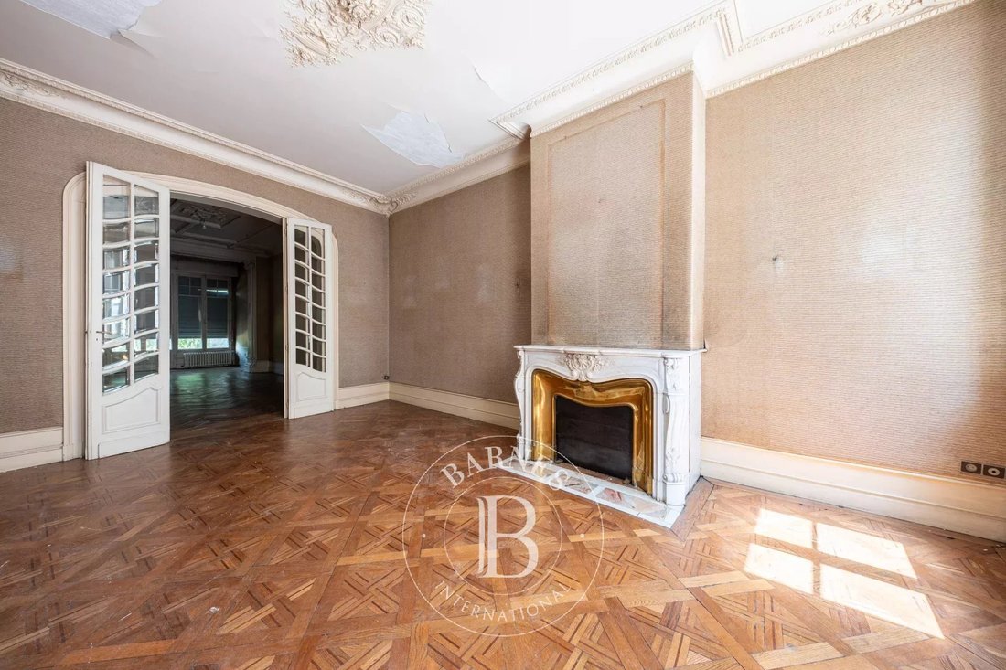 Estate in Grand Parc-Chartrons-Paul Doumer, Bordeaux, France 2 - 13085941