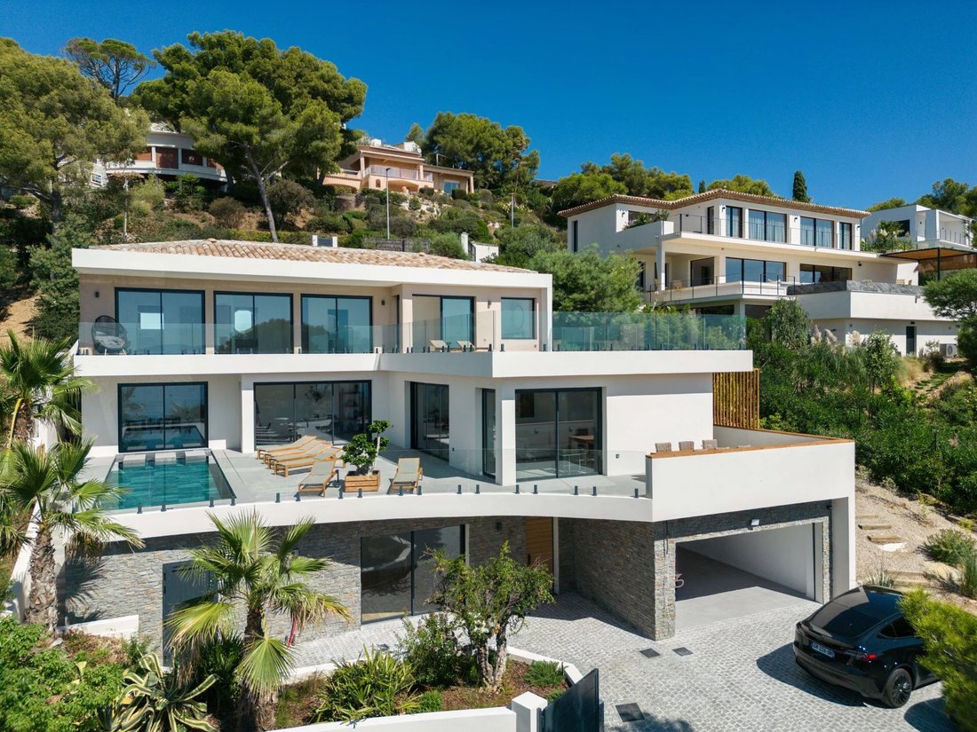 Villa in Les Issambres, Roquebrune-sur-Argens, France 2 - 13245740