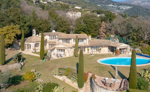 Estate in Tourrettes-sur-Loup, Provence-Alpes-Côte d'Azur, France 1