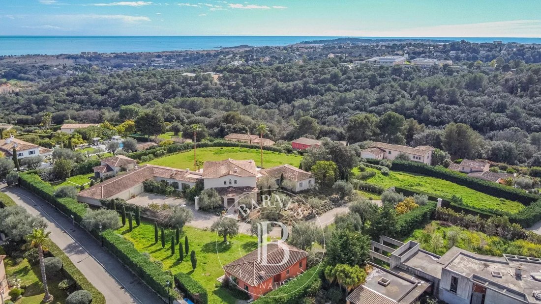 Villa in Bois Fleuri-Chevre d'Or-Saint Philippe, Biot, France 2 - 14289660