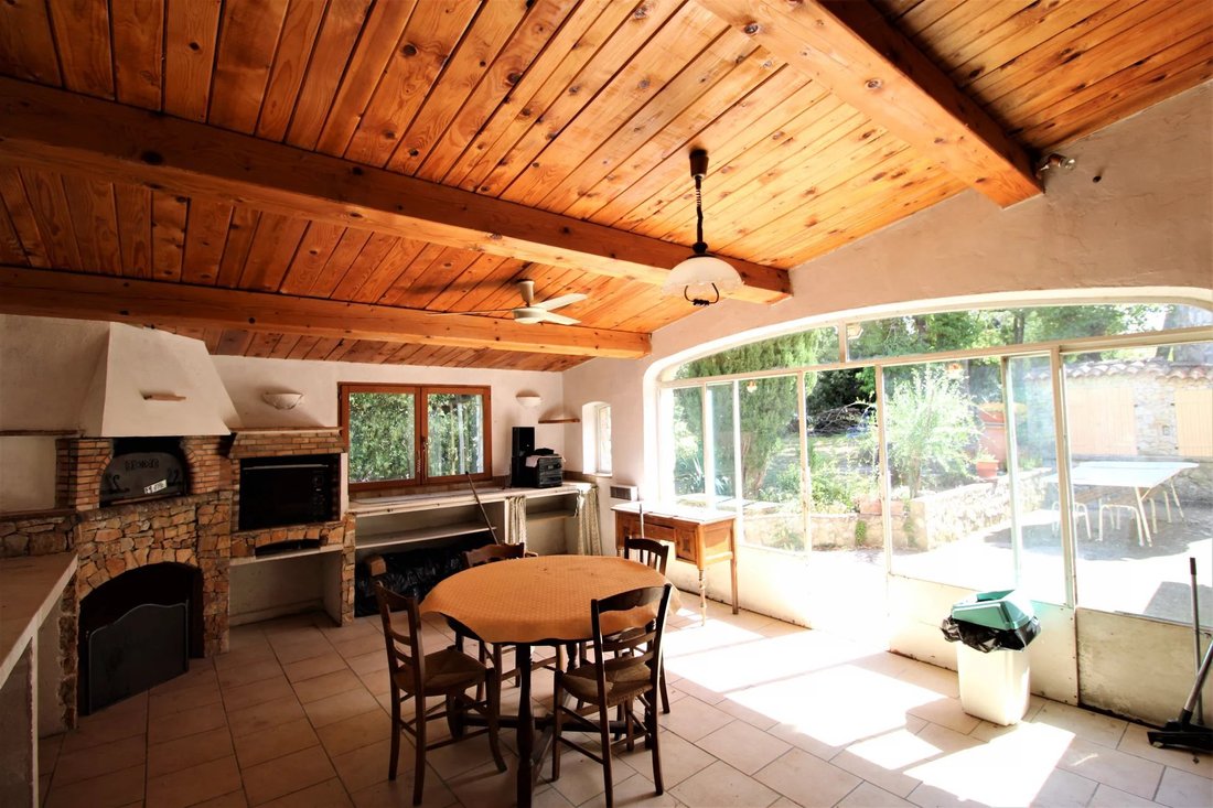Villa in La Roquebrussanne, Provence-Alpes-Côte d'Azur, France 5 - 12839670