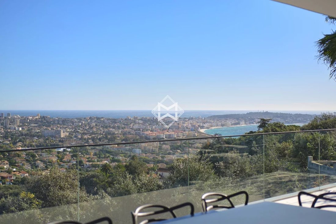 Villa in Cannes, Provence-Alpes-Côte d'Azur, France 3 - 12980442