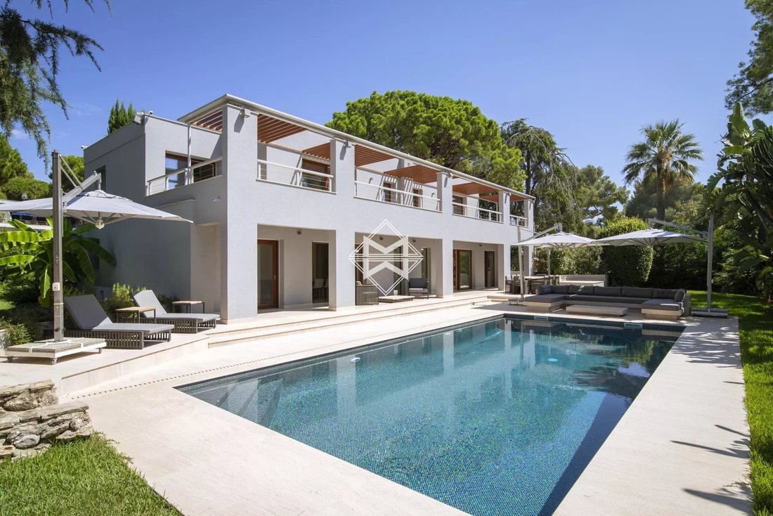 Villa in Saint-Jean-Cap-Ferrat, Provence-Alpes-Côte d'Azur, France 2 - 14614822