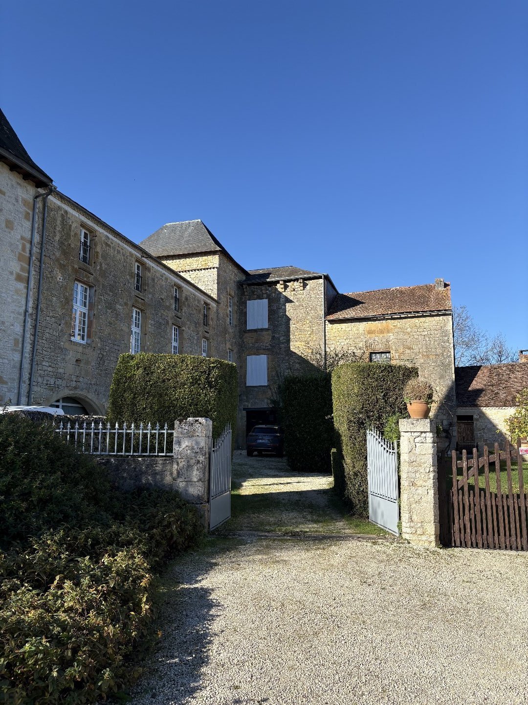 A Timeless Château’s Embrace in the Heart of Dordogne’s Golden Light