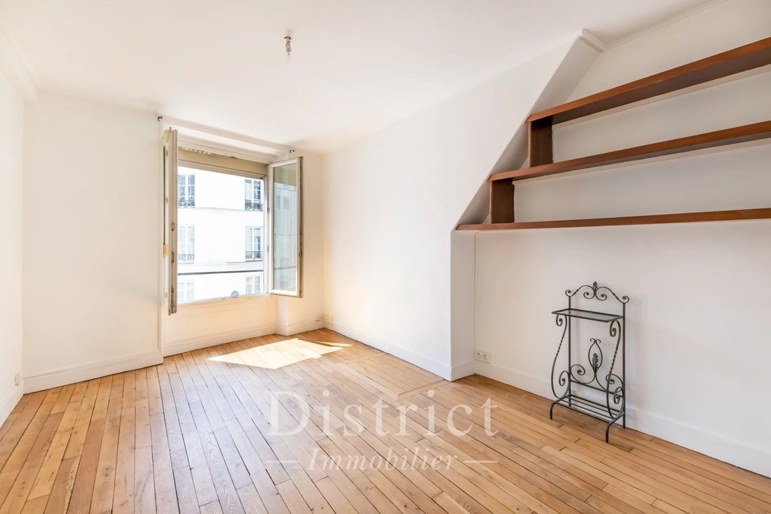Apartment in Saint Thomas d'Aquin, Paris 7e Arrondissement, Paris 4 - 14374353
