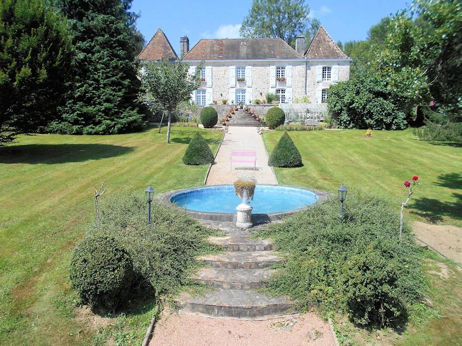 Château à Nontron, Nouvelle-Aquitaine, France 4 - 13975630