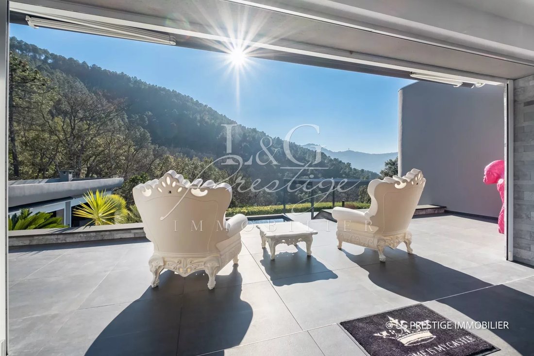 Villa in Le Centre Ville, Mandelieu-la-Napoule, France 4 - 11907955