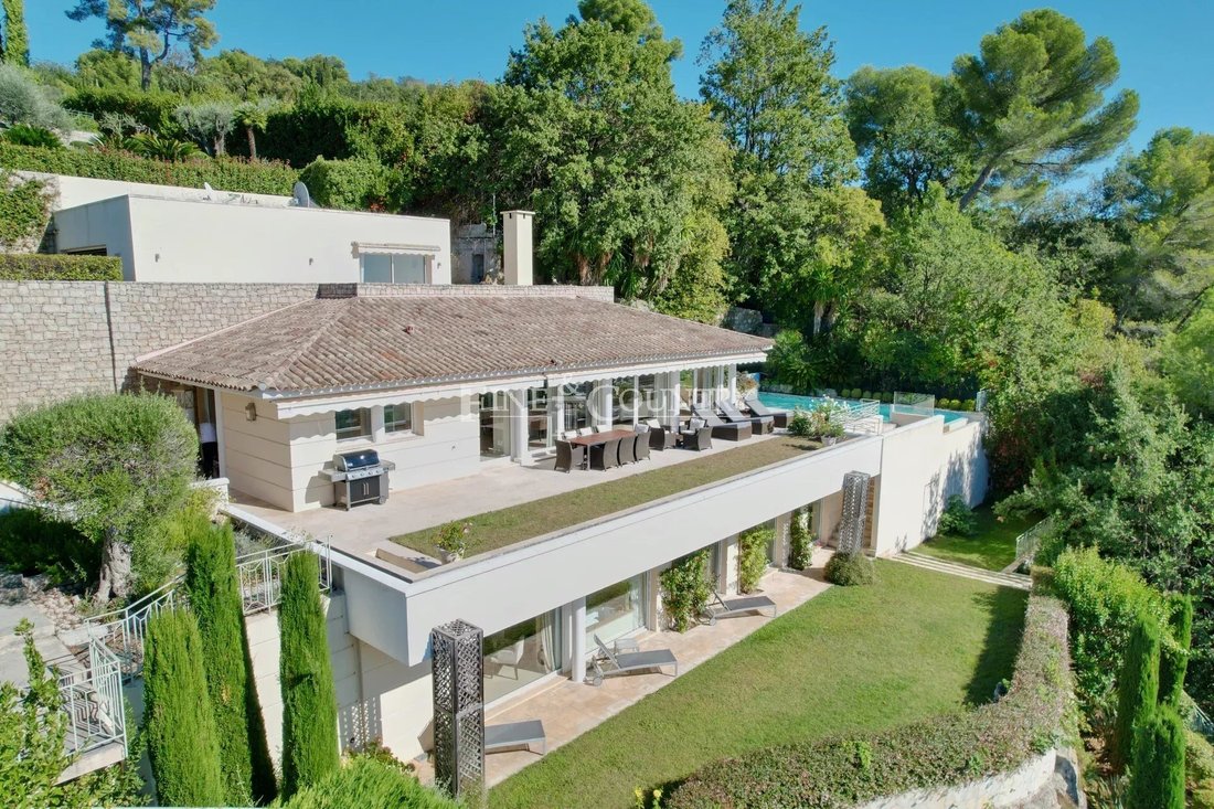 Villa in Cannes, Provence-Alpes-Côte d'Azur, France 2 - 13782448