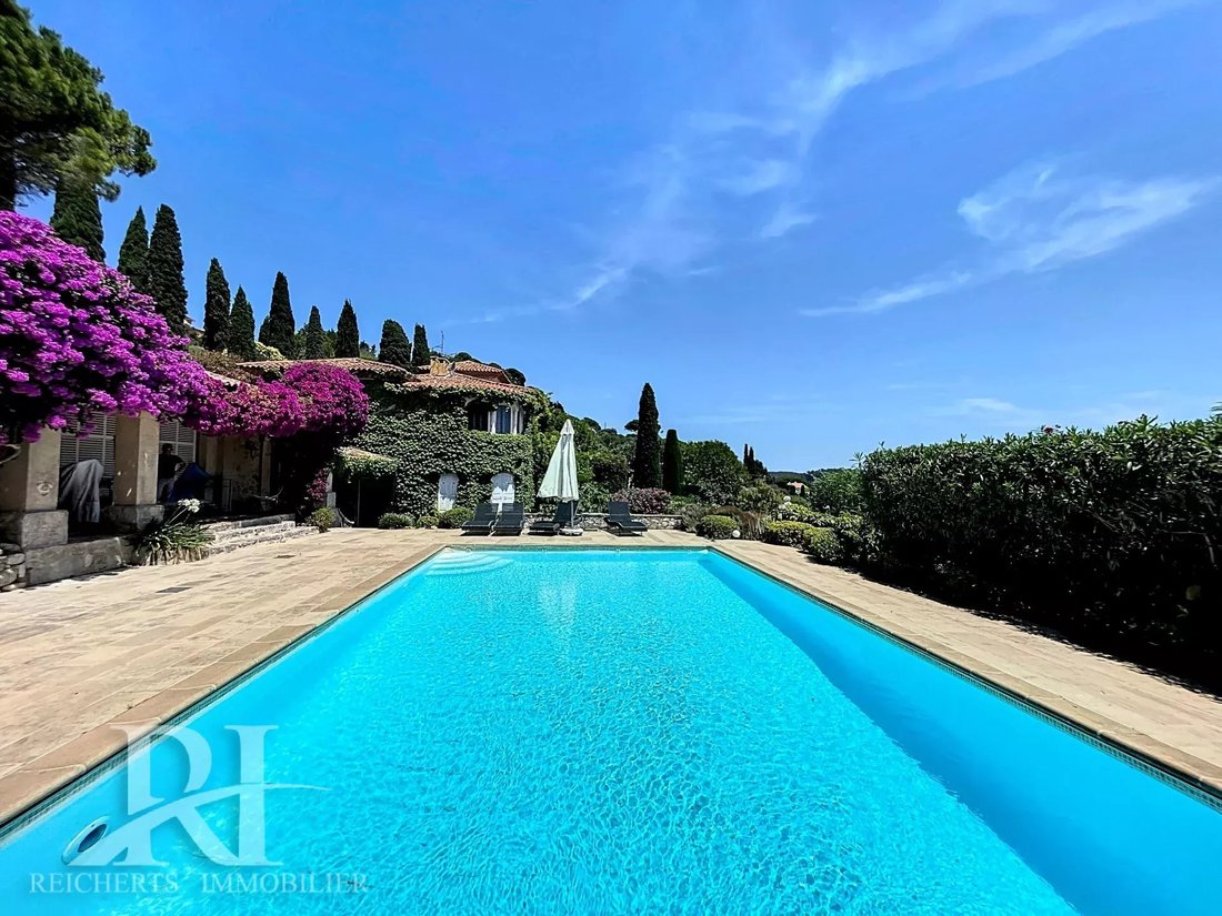 Villa in Mougins, Provence-Alpes-Côte d'Azur, France 1 - 14454639