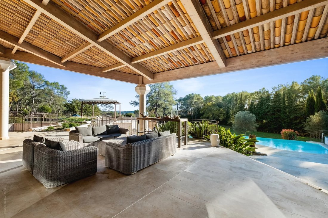 Villa in Mougins, Provence-Alpes-Côte d'Azur, France 2 - 14750594