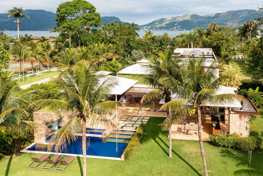 Villa in Mangaratiba, State of Rio de Janeiro, Brazil 1 - 10449572