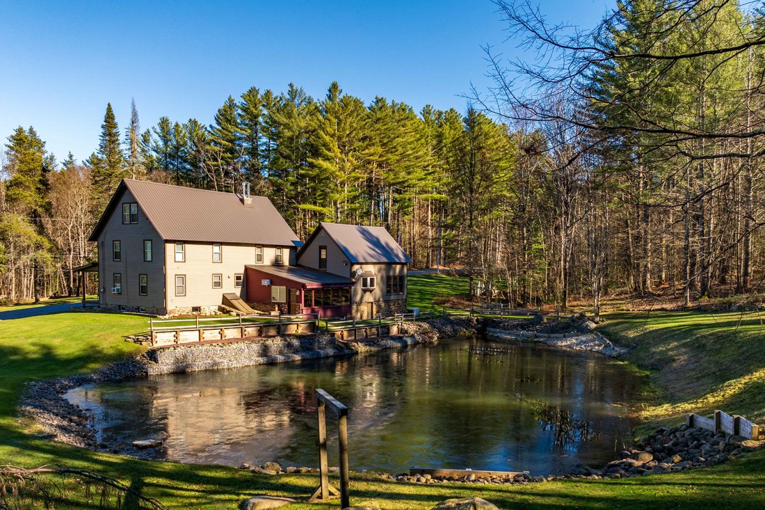 House in Hoffmeister, New York, United States 1 - 15161757