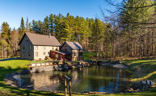 House in Hoffmeister, New York, United States 1