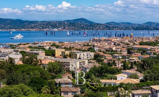 House in Zone Est Diffuse, Saint-Tropez, France 1