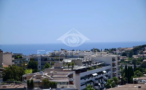 Villa in Vieux Cannet, Le Cannet, France 1
