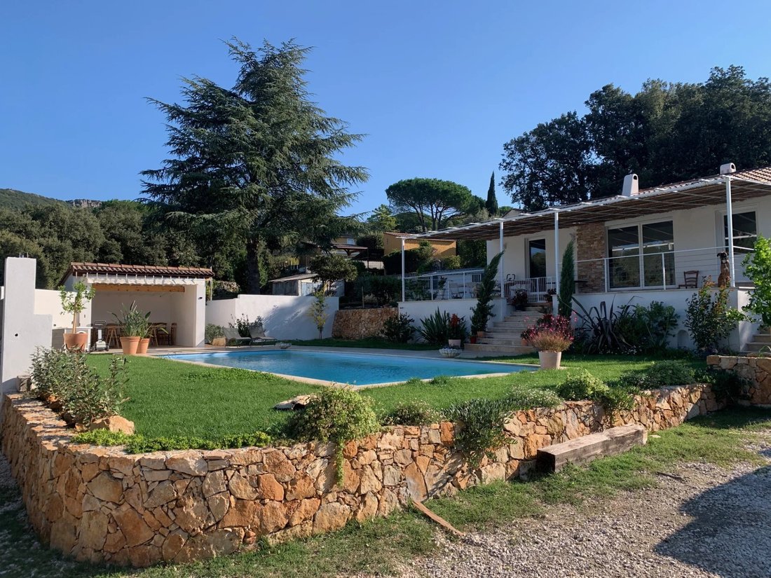 Villa in Sainte-Anastasie-sur-Issole, Provence-Alpes-Côte d'Azur, France 3 - 14710788