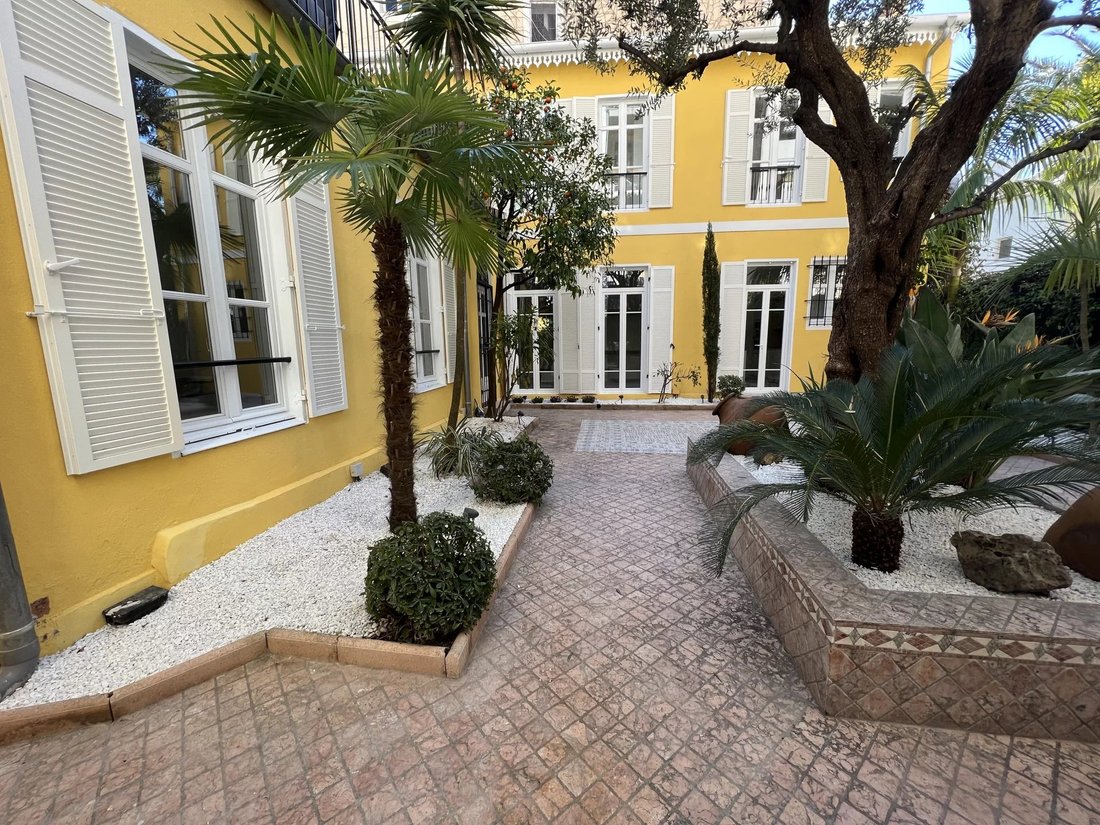 Townhouse in Cannes, Provence-Alpes-Côte d'Azur, France 5 - 12425489