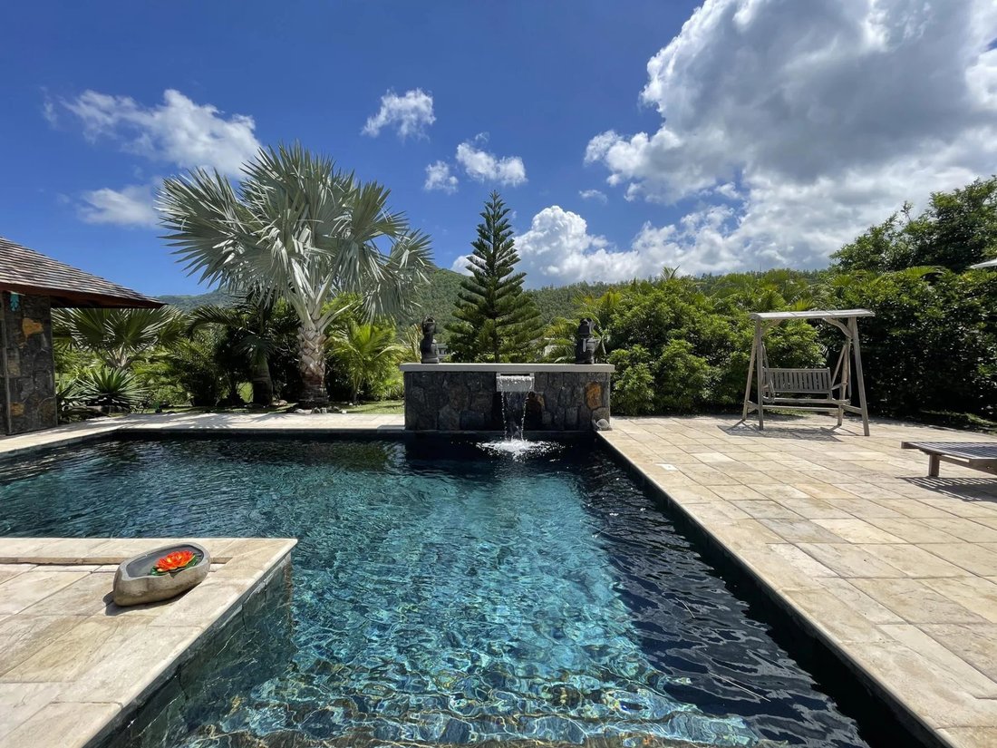 Villa in Black River, Rivière Noire District, Mauritius 1 - 13084472