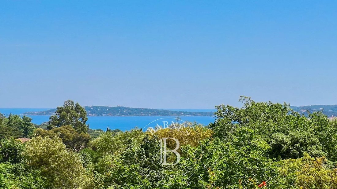 Estate in Grimaud, Provence-Alpes-Côte d'Azur, France 2 - 10890152